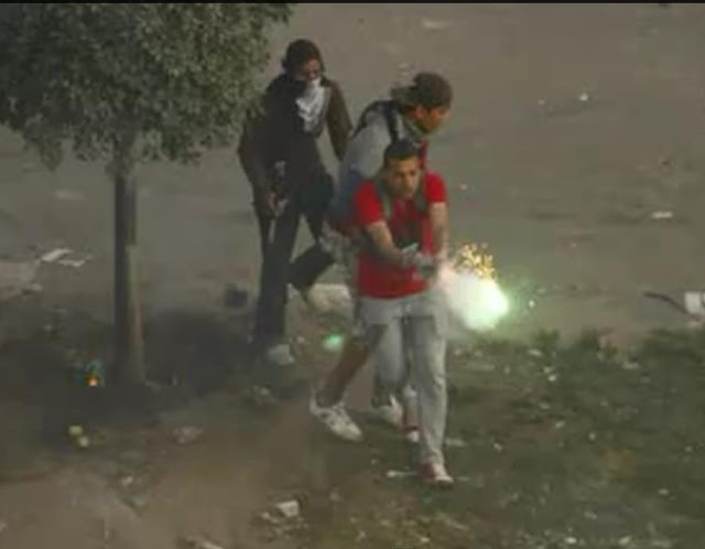 صور من الفوضى المنظمة التي تقف وراءها المعارضة المصرية وما تسمى جبهة الإنقاذ 31447_518423711532017_470718435_n