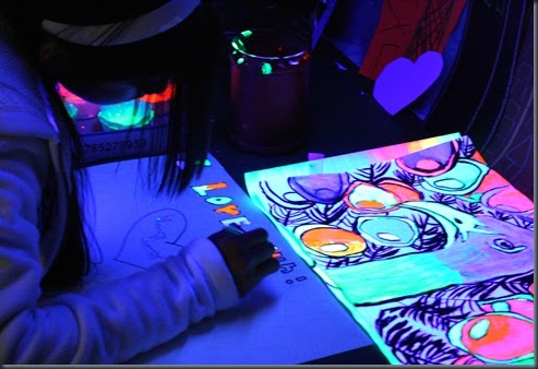 smART Class Black Light Painting and Cupid Tracks