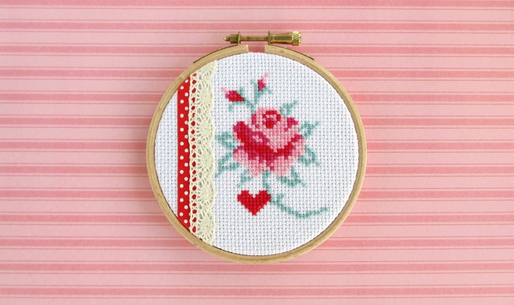 [2014-May-7-Mollie-Makes-rose-xstitch%255B7%255D.jpg]