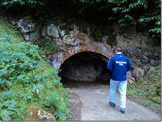 Entrée de la Grotte de Médous