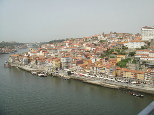 We reizen via Porto