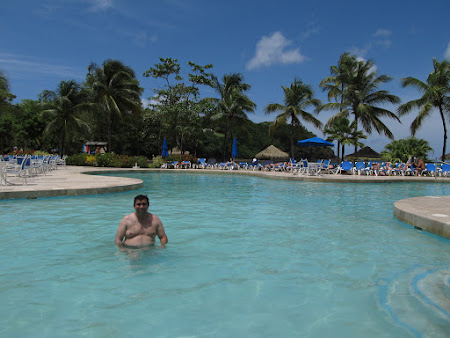 In piscina in Caraibe