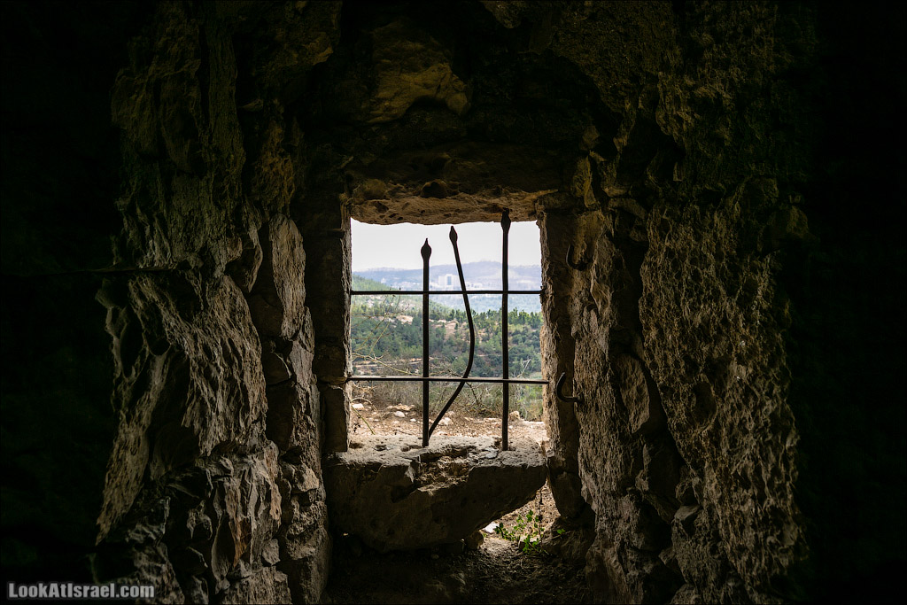 LookAtIsrael.com - Фото путешествия по Израилю | Крепость Бельмонт в кибуце Цуба | Belmont fortress