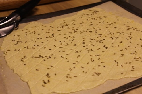 sourdough-semolina-fennel-seed-crackers_08