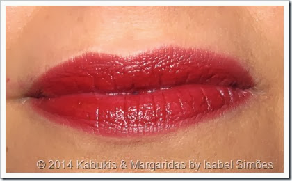Batom Ultra Color #Perfect Red da Avon Batom Ultra Color #Perfect Red da Avon
