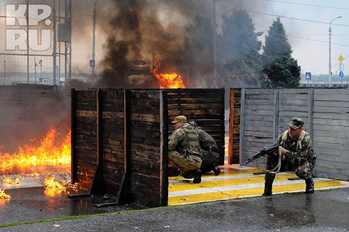 Фотографии с показательных выступлений СОБР и ОМОН в Волгограде