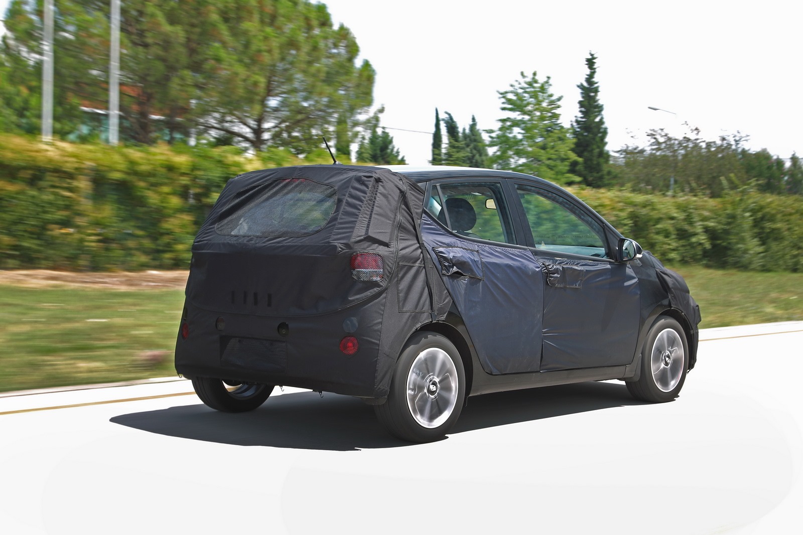 [Hyundai-i10-7%255B2%255D.jpg]