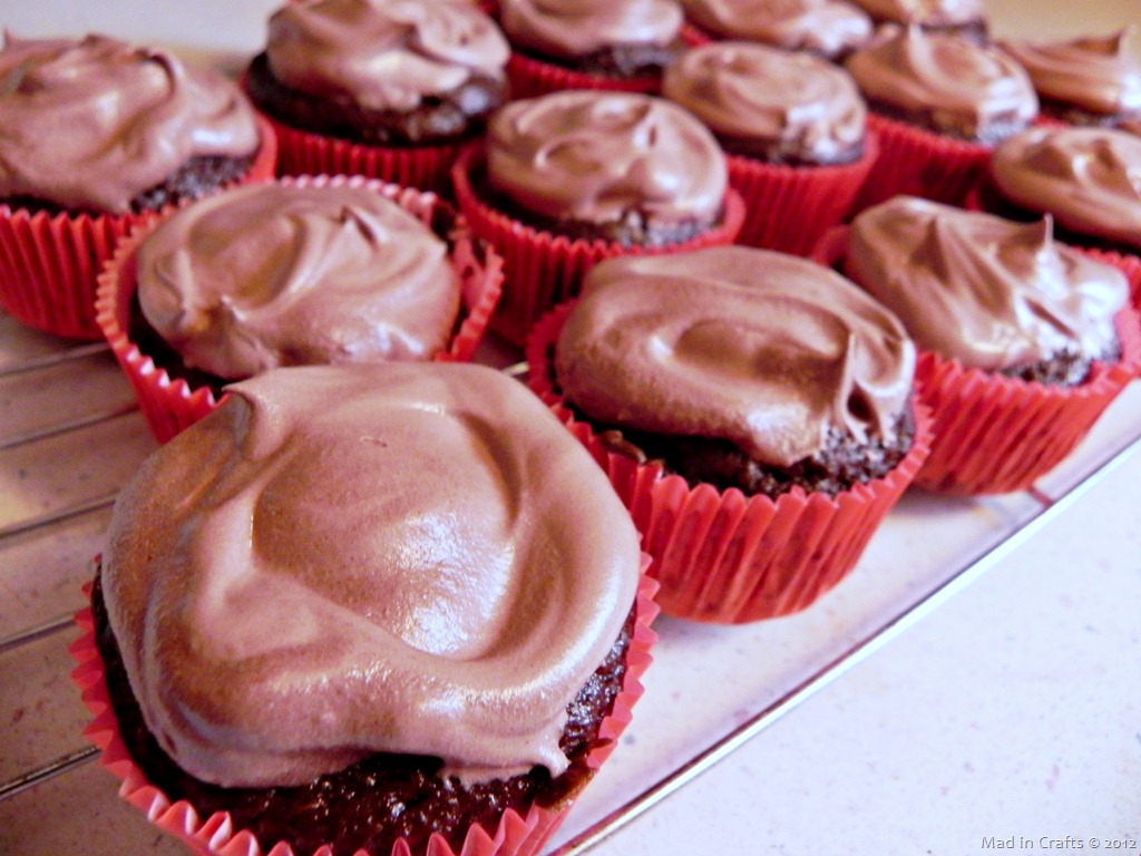 [bettercreme-on-cupcakes7.jpg]