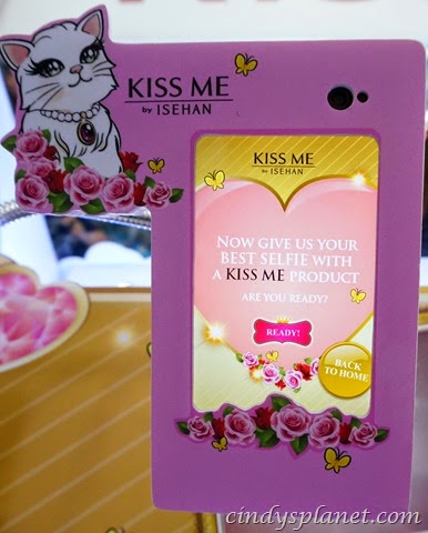 [KissMeSelfie93.jpg.webp]