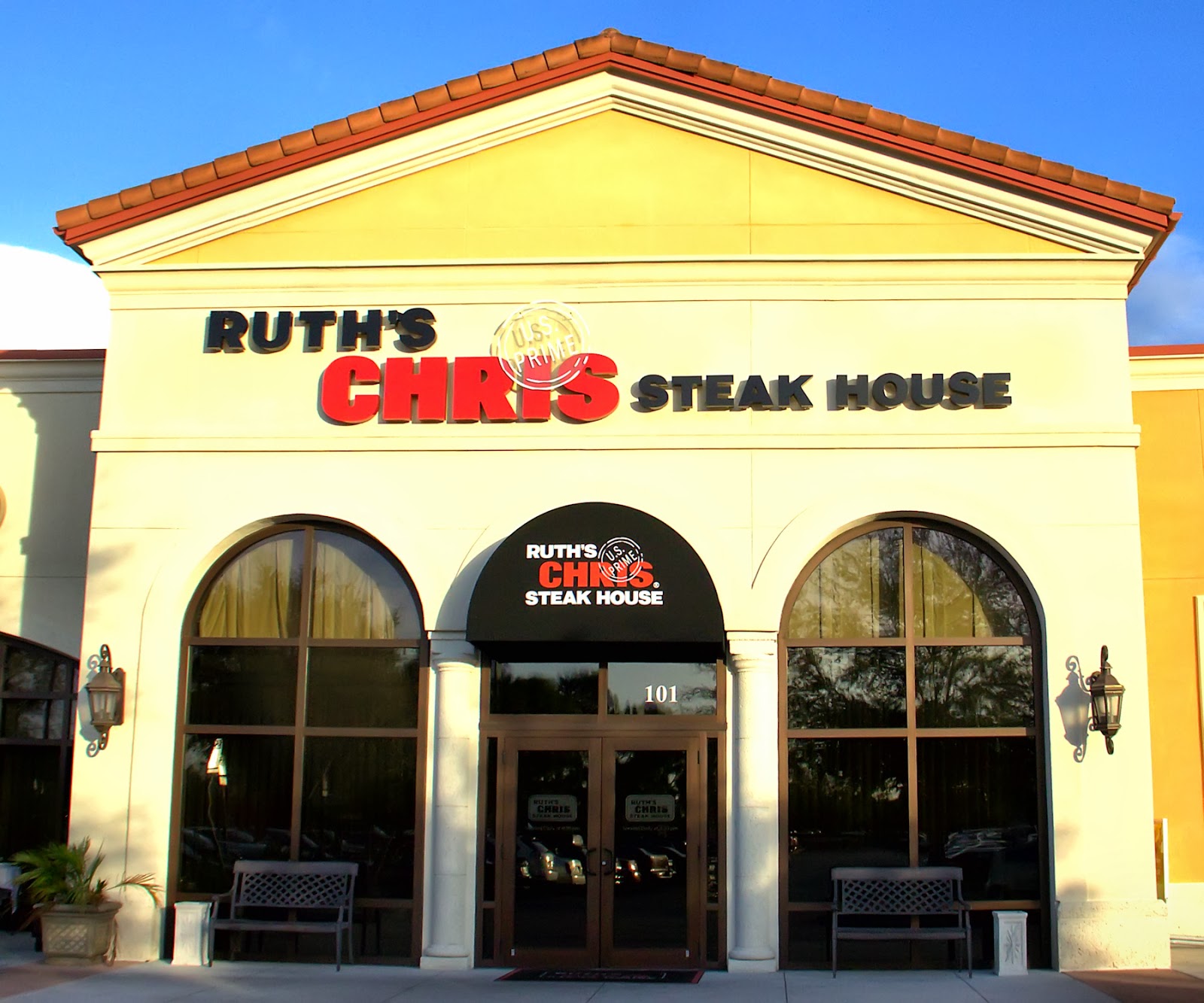 Southwest Florida Forks Happy Hour at Ruth Chris Steak House