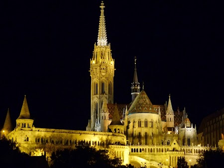 Budapesta noaptea - catedrala Matei Corvin