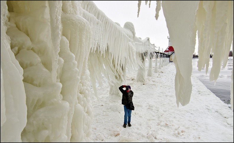 frozen-lighthouses-3