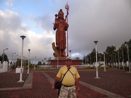 Obiective turistice Mauritius: Statuie Shiva