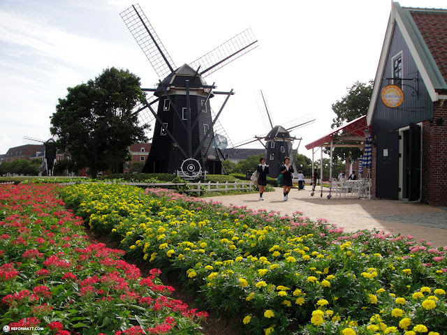 the gorgeous flower landscapes at huis ten bosch in Sasebo, Japan 