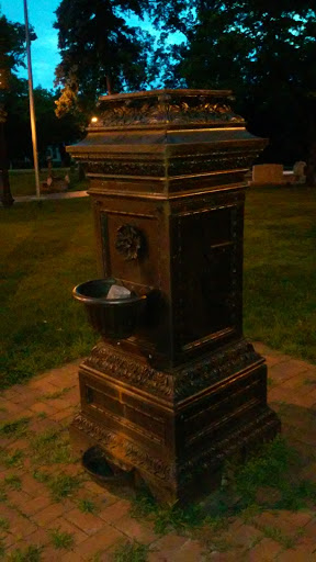 Old Fountain in Mayslanding