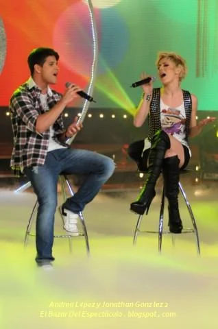 Andrea L¢pez y Jonathan Gon.JPG