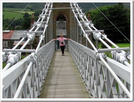 Chainlink bridge over the river Tweed between Melrose & Gattonside. Built 1826.
