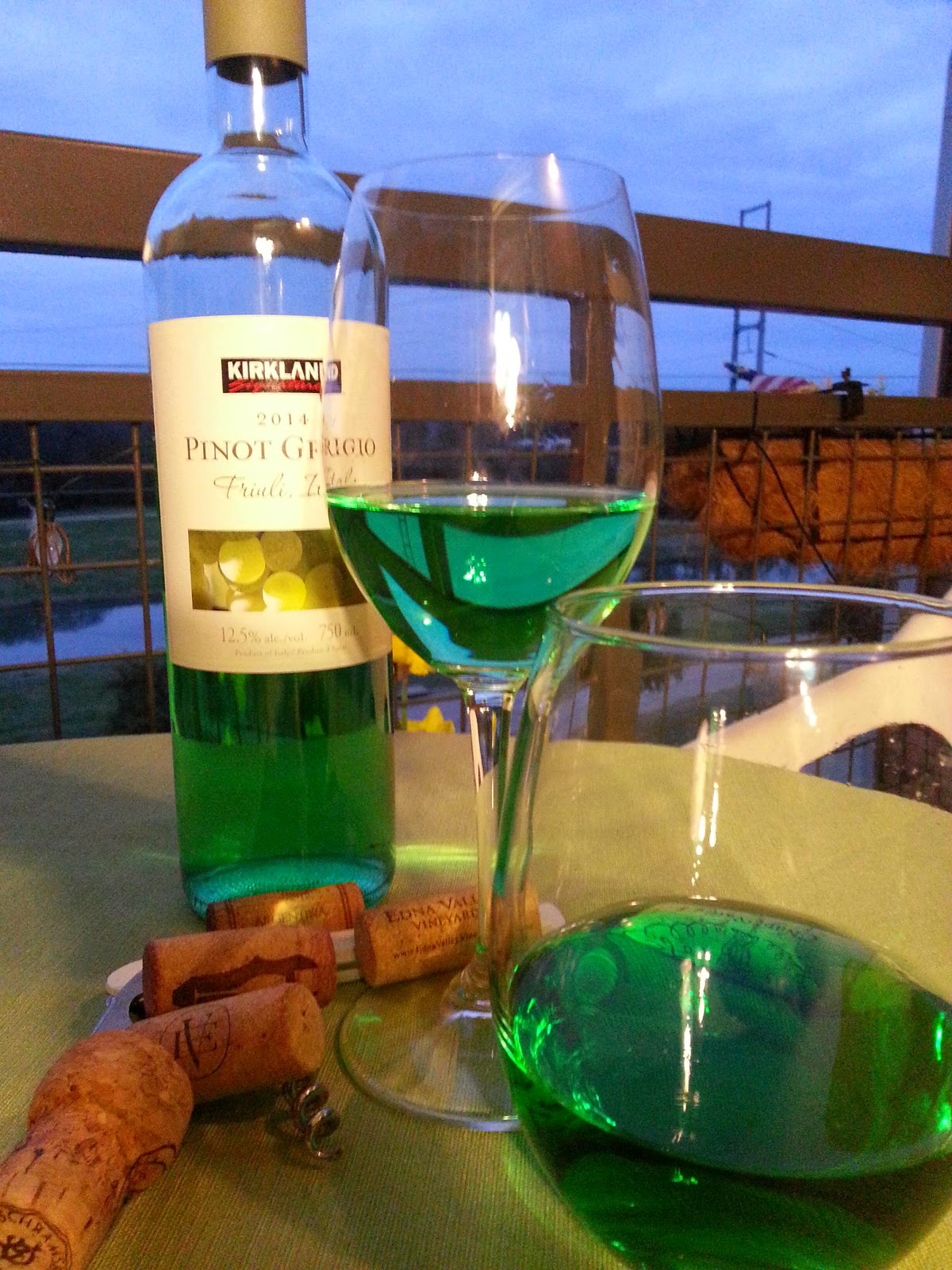 green wine st patrick day