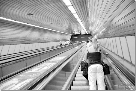 bw_20120814_escalator1