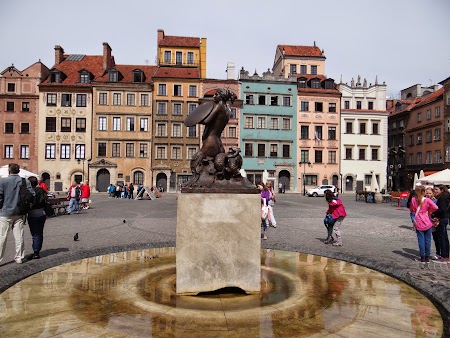 14. Sirena din Varsovia.JPG