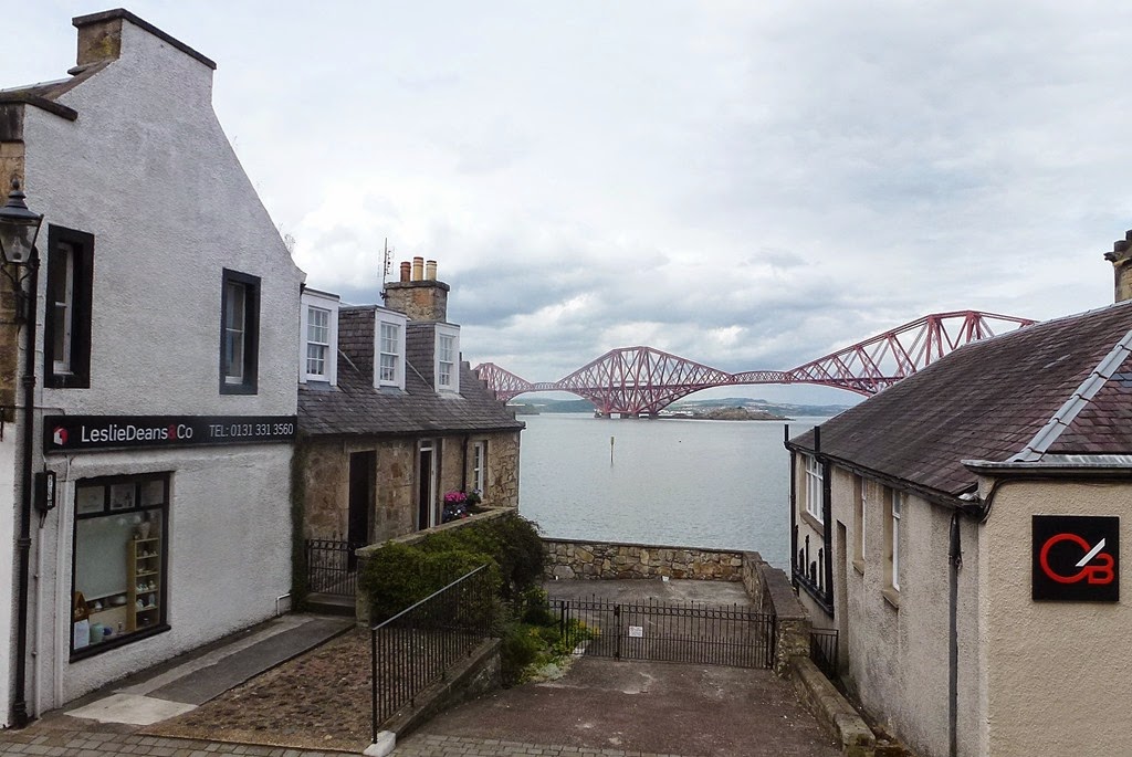 [queensferry-and-forth-bridge3.jpg]