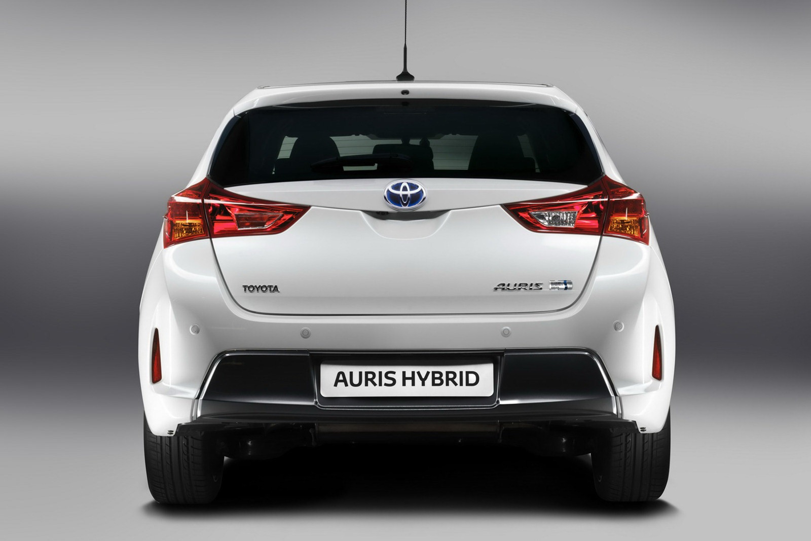 [2025-Toyota-Auris-Hybrid-4%255B2%255D.jpg]