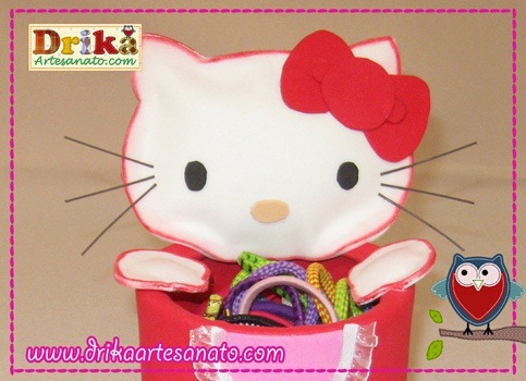 Hello-Kitty-com-lata-reciclada-detalhes