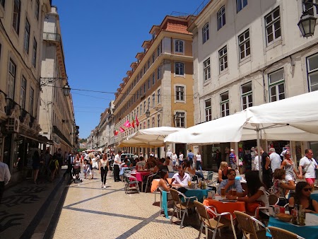 22. Strada principala din Lisabona.JPG