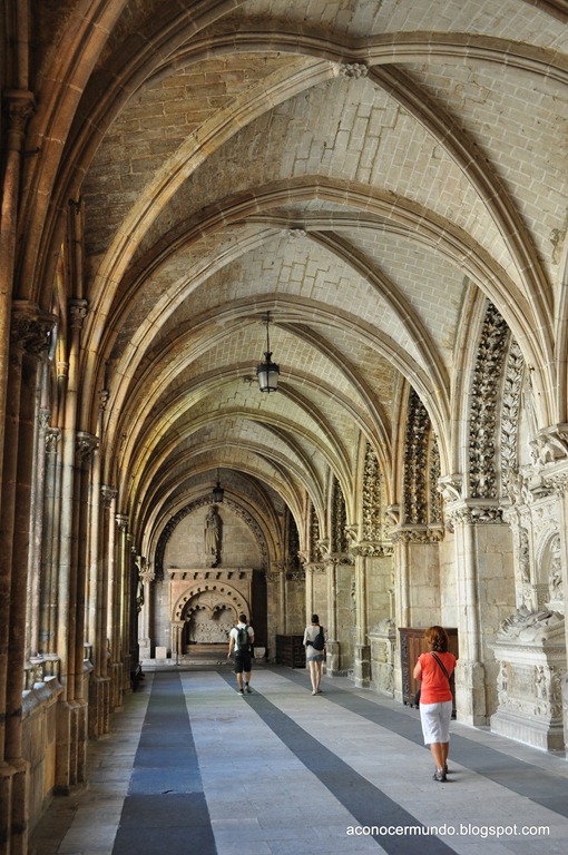 [077-Burgos.-Catedral.-Interior---DSC%255B2%255D.jpg]