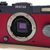 Pentax-Q-S1-Black-and-Red-11_1411128794.jpg