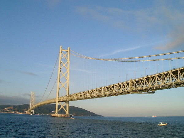 Akashi-Bridge-3.jpg