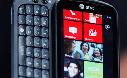 Windows-Phone-7-LG-Device-Close-Up