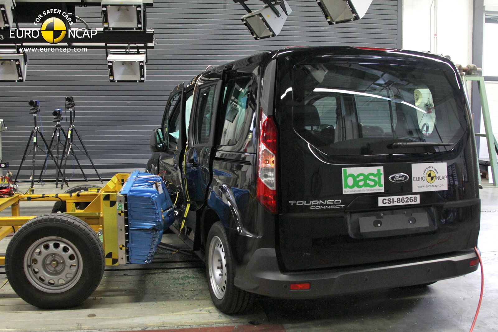 [Ford-Tourneo-Connect-EuroNCAP-3%255B3%255D.jpg]