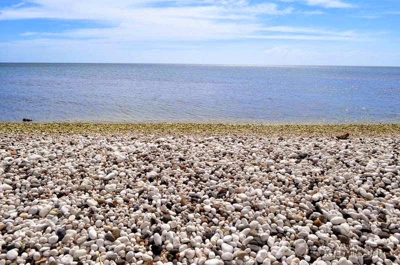 Pebble Beaches Around The World Amusing Planet Bagolatao Beach 1