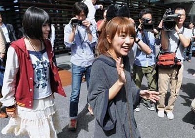 akb110924b1