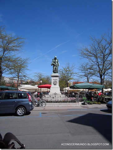091-Liubliana-Plaza Vodnik-Estatua de Vodnik-P4280265
