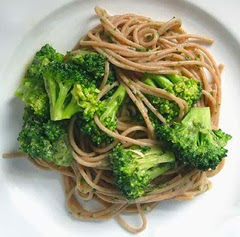 Spaghetti con broccoli (blog Branny Boil Over)(modif.picc) Spaghetti con broccoli (blog Branny Boil Over)(modif.picc)