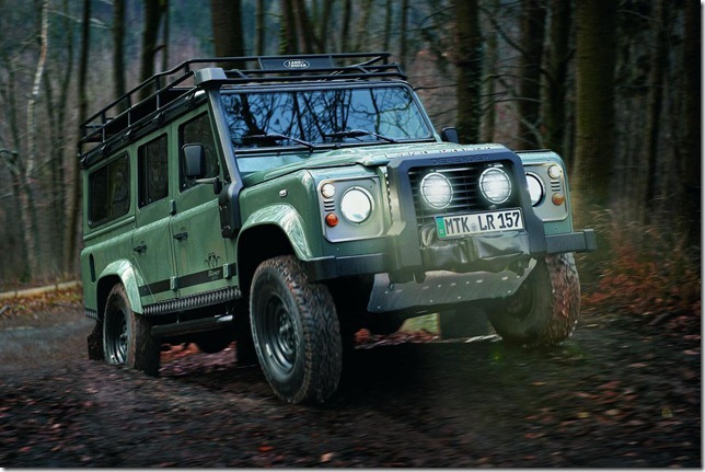 Land-Rover-Defender-Blaser-Edition-1
