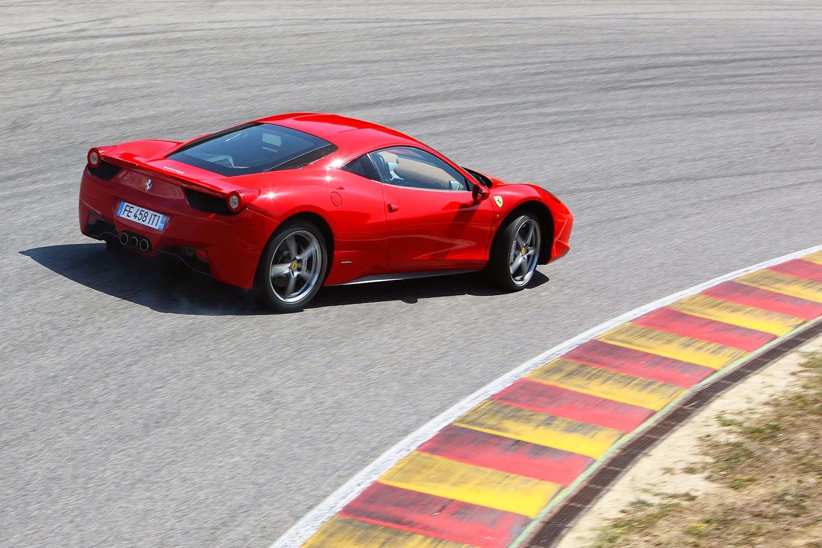[Ferrari-458-Italia-5%255B2%255D.jpg]
