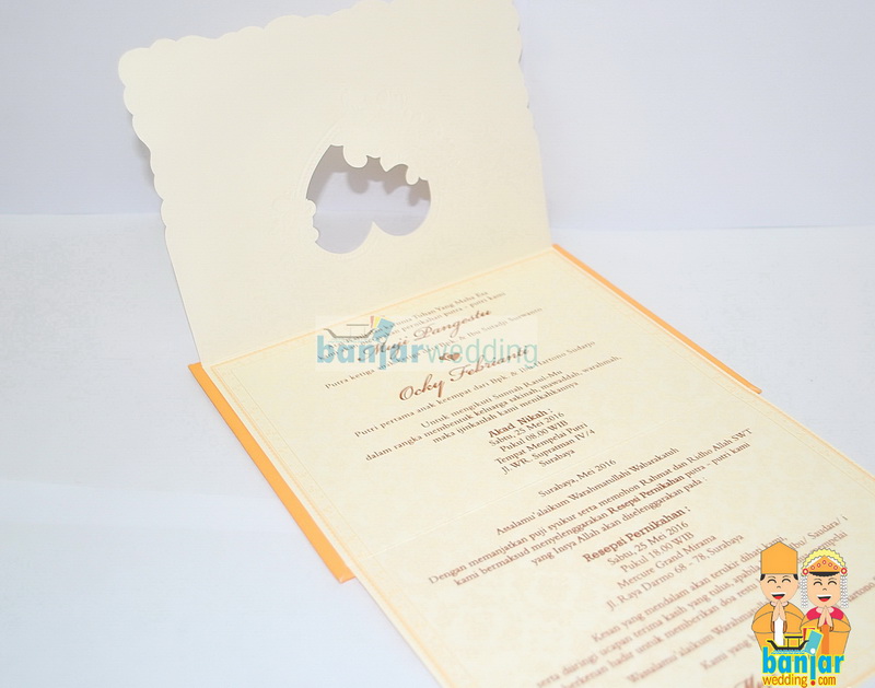 Undangan Pernikahan Semi Hard Cover Bunga EHMOC7 Banjar 
