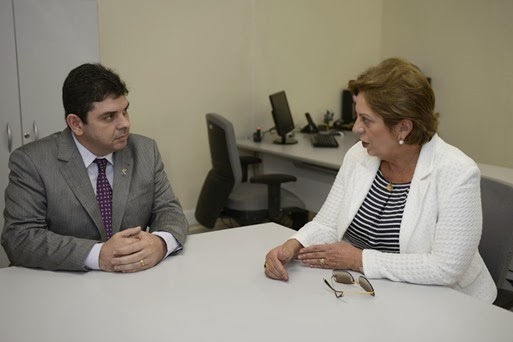 Governadora em reunião com o reitor da UERN, Pedro Fernandes - Elisa Elsie