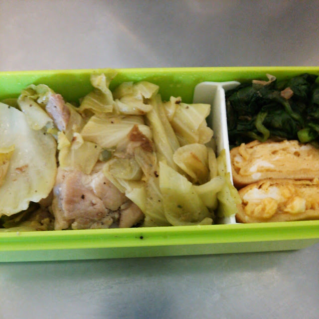 ヨレてから登る 鶏もも肉の塩キャベ焼き