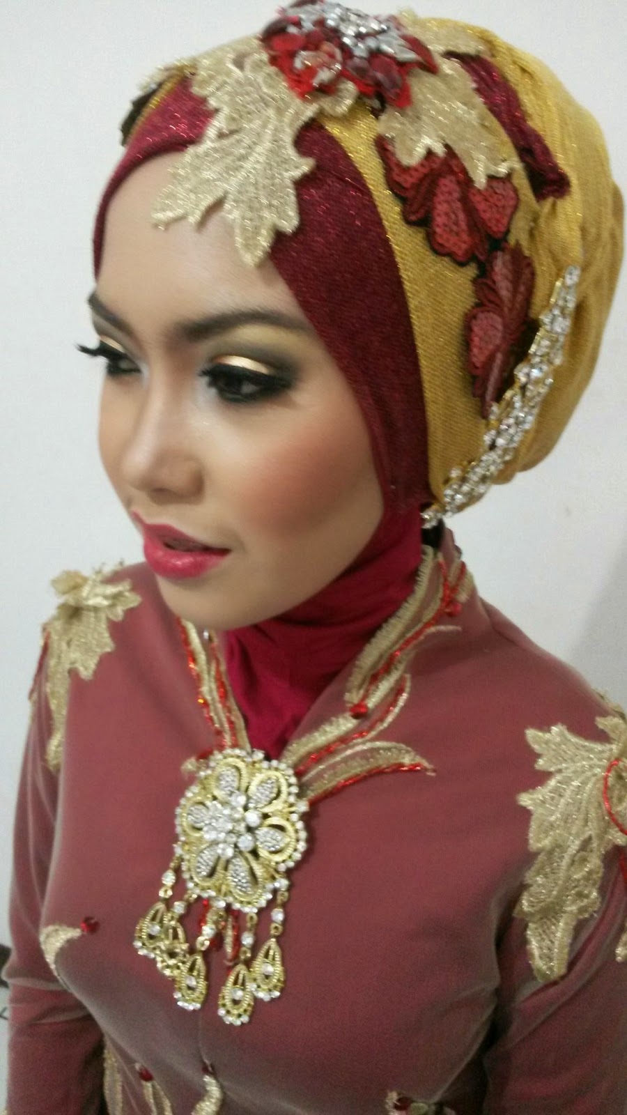 Naveela Beauty Muslimah NAVEELA WEDDING MAKE UP HIJAB