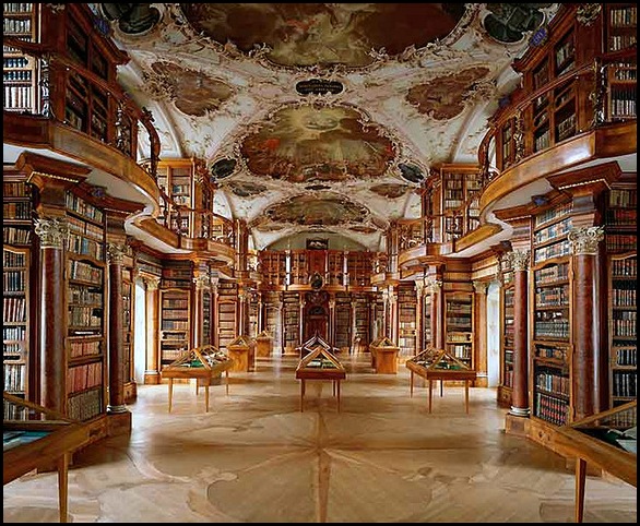 Bibliothèque de l'Abbaye Saint-Gall , Suisse (1)