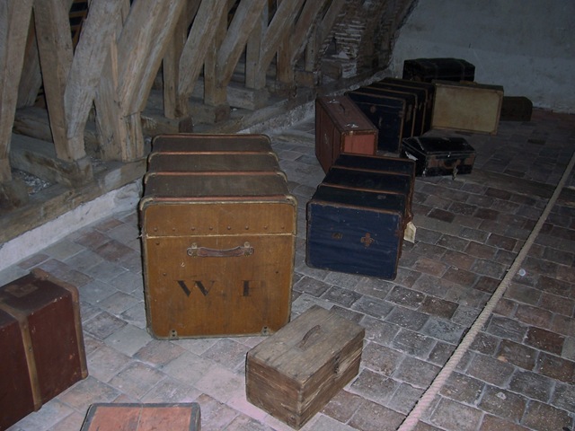 [2011.10.16052mallesdanslegrenier3.jpg]