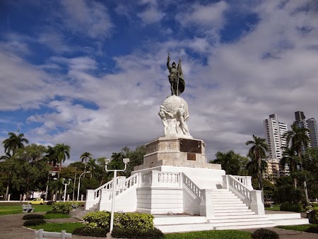 13. Statuia lui Balboa.JPG
