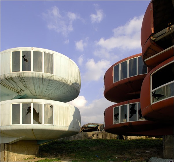Sanzhi UFO houses 04