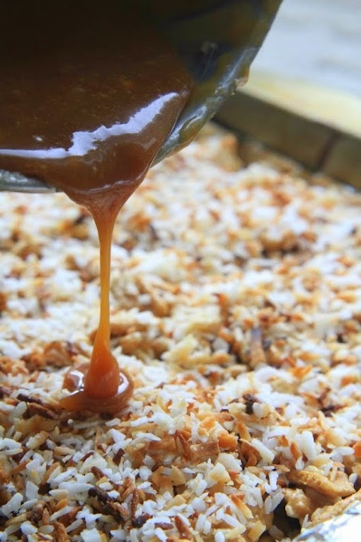 Samoa Oatmeal Cookie Bars ----- @LifeMadeSweeter.jpg