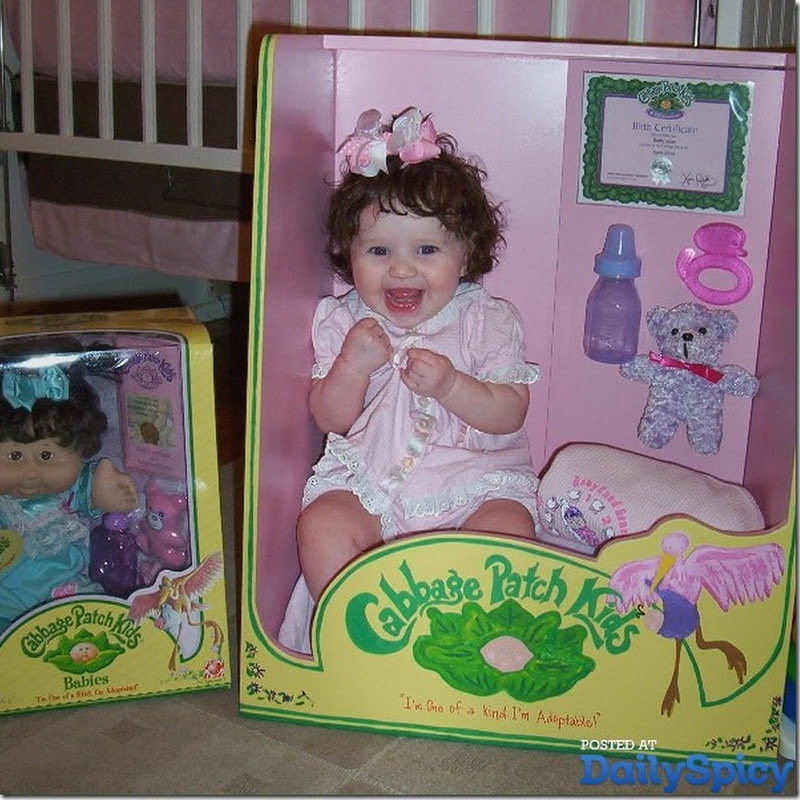 disfraz de muñeca en su caja para bebé