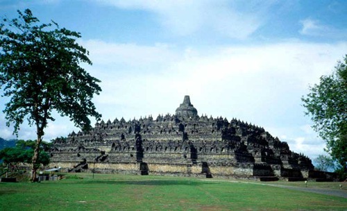 Borobudur-Temple-2